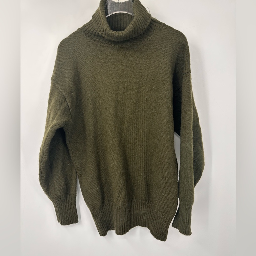 VTG Gap Clothing Co 100% Wool Knit Turtleneck Sweater Green Hong Kong Large O120